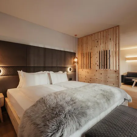 Tofana Cortina Otel
